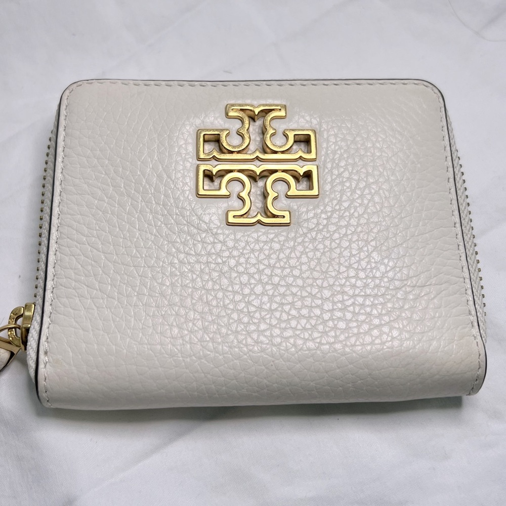 Tory Burch Cream and Gold Pebbled Leather wallet